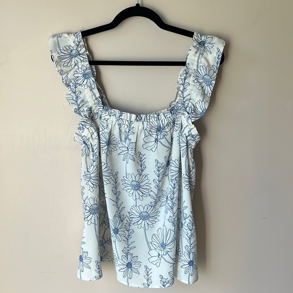 NWT ☀️ Lularoe Daisy Ruffle Strap Tank Top